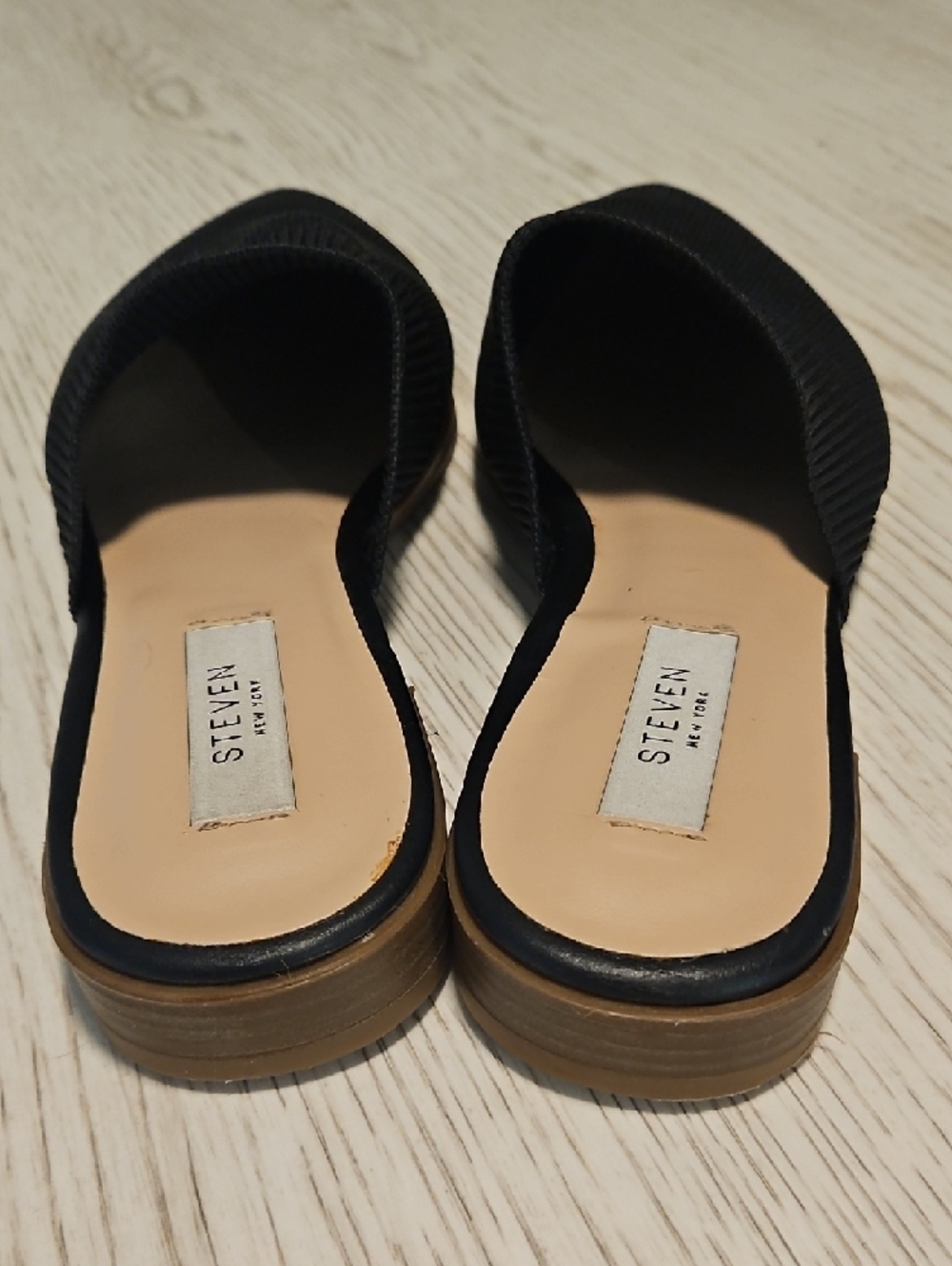 Seven New York Black Knit Pointed Slip-On Mules Size 10,  Like New!! - Picture 4 of 12